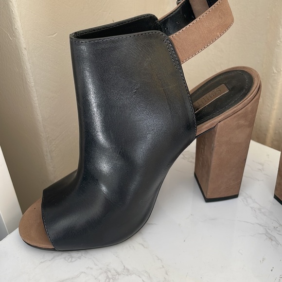 Schutz black ankle boots peep toe block suede heels EU38 US 7 - Picture 2 of 6